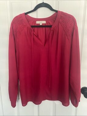 ⭐️4/$20⭐️ LOFT Smocked Shoulder V-Neck Blouse